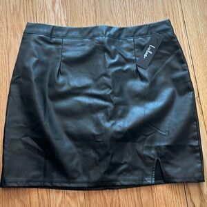 Black leather lulus mini skirt never worn